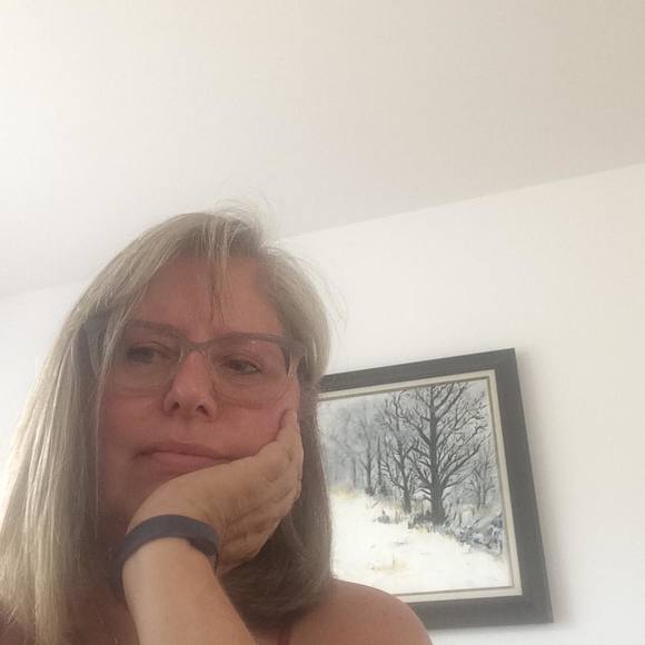 Meet your Posher, Lise - Picture 1 of 1